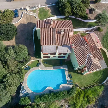 Apartment Charming Sea Sleeps 6in Shared Pool *