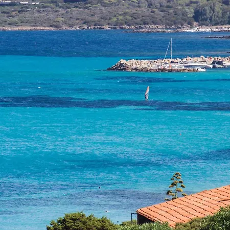 Charming Sea Sleeps 6in Shared Pool Apartment Punta de su Torrione