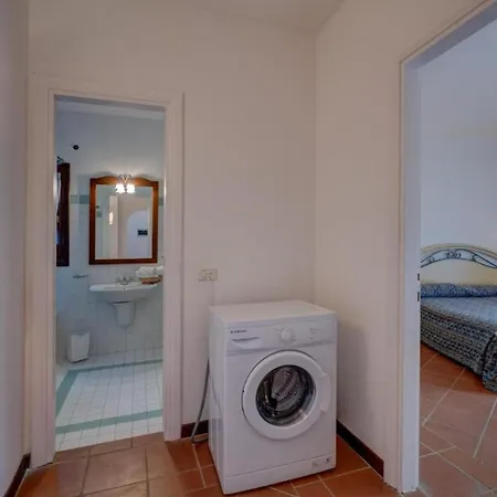 Charming Sea Sleeps 6in Shared Pool Punta de su Torrione