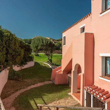 Charming Sea Sleeps 6in Shared Pool *