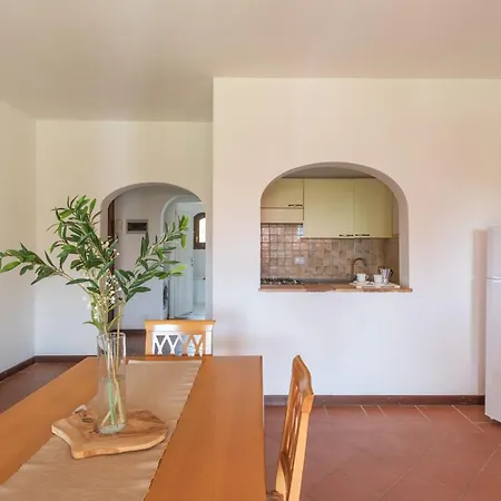 Charming Sea Sleeps 6in Shared Pool *