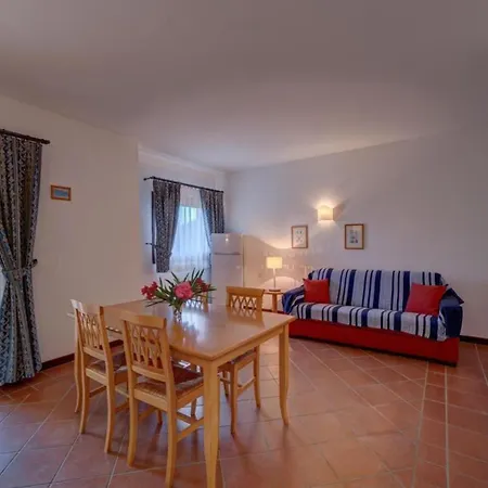 Charming Sea Sleeps 6in Shared Pool Punta de su Torrione