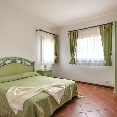 Charming Sea Sleeps 6in Shared Pool