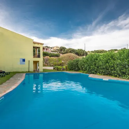 Charming Sea Sleeps 6in Shared Pool Punta de su Torrione