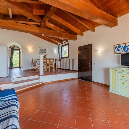Charming Sea Sleeps 6in Shared Pool *