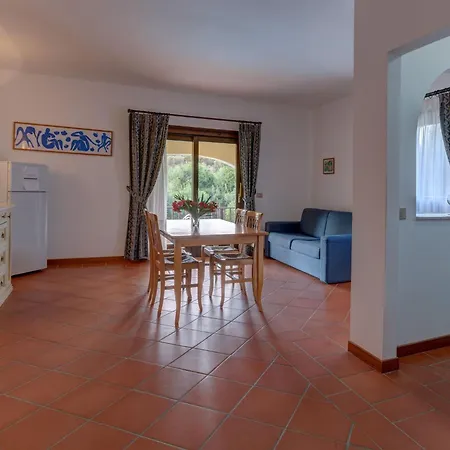 Charming Sea Sleeps 6in Shared Pool * Punta de su Torrione