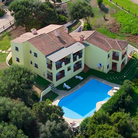 Charming Sea Sleeps 6in Shared Pool Apartment Punta de su Torrione