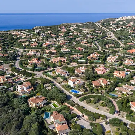 Apartment Charming Sea Sleeps 6in Shared Pool