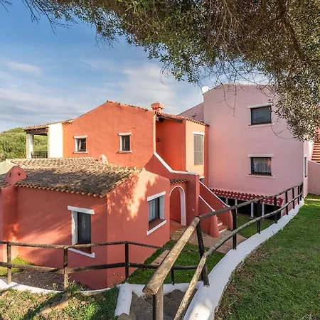 Charming Sea Sleeps 6in Shared Pool Apartment Punta de su Torrione